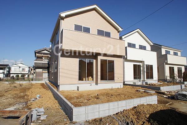 Local appearance photo. Sunny space local shine in a bright light from the south (12 May 2013) Shooting 1 Building