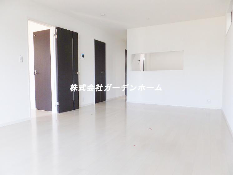 Living. Stylish interior spacious living