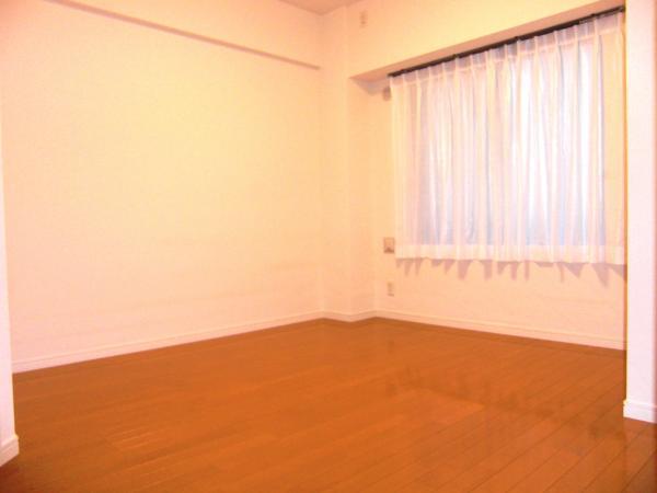 Non-living room. Western-style 6 Pledge