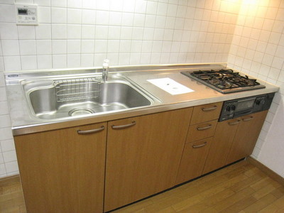 Kitchen. Cooking Easy wider working space