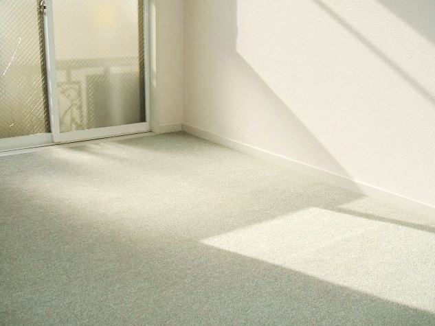 Living and room. Separate reference is a picture.