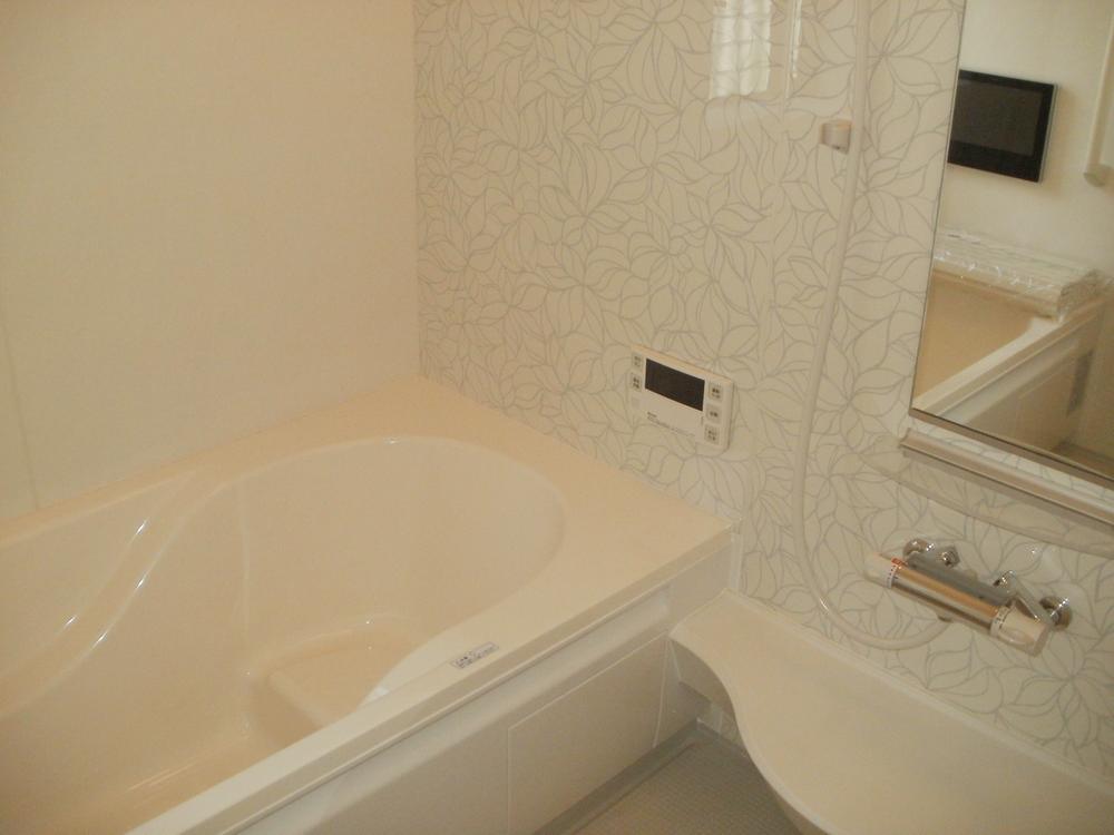 Same specifications photo (bathroom). Sale already construction cases