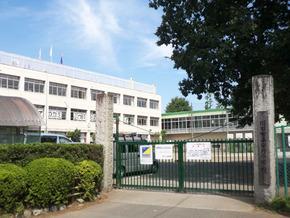 Primary school. Angyo until elementary school 200m