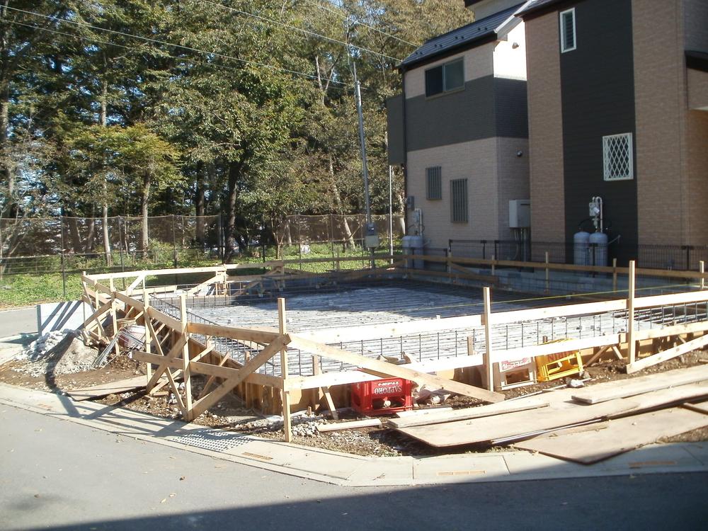 Local photos, including front road. Local (11 May 2013) Shooting