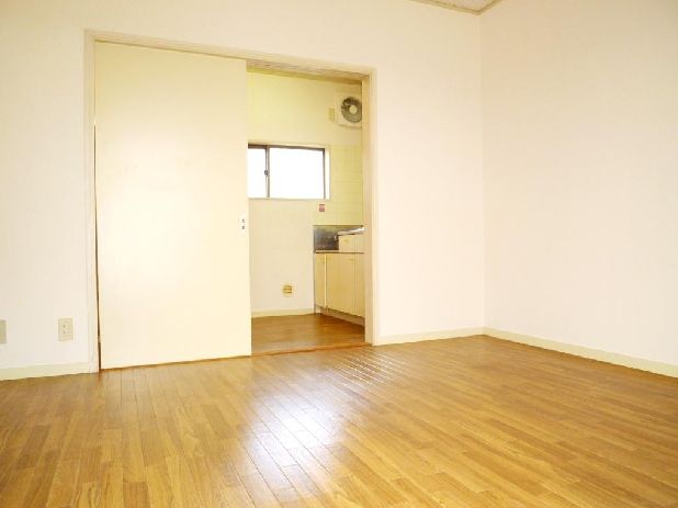 Living and room. Other Room No. reference photograph.