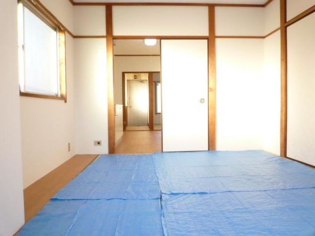 Living and room. Separate reference is a picture