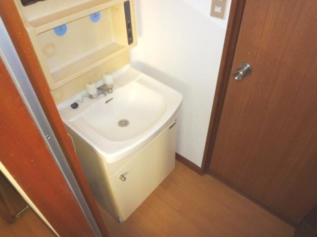 Washroom. Separate reference is a picture