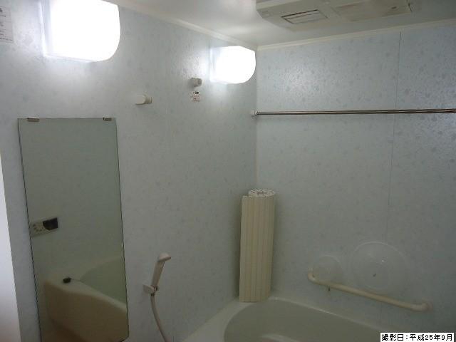 Bathroom. Indoor (September 2013) Shooting