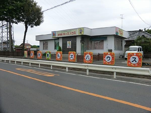 kindergarten ・ Nursery. 320m to nursery school Kids House New