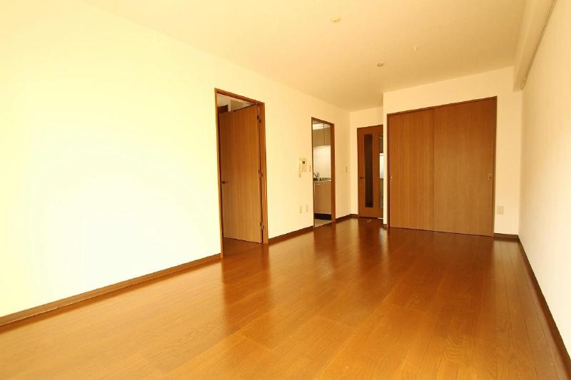 Living and room. Enough space be arranged a large dining set