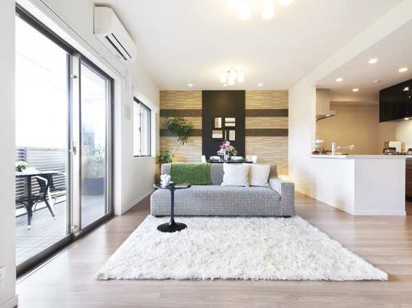 living ・ Also easy to layout of the furniture can be used with the clean up to the corner of the room in the adoption of the dining-out frame construction method