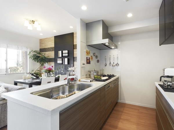 Full kitchen and airy kitchen. Prepare the equipment that has been attention to delicate place