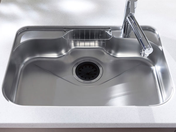 Kitchen.  [Quiet sink] A built-in water purifier to the tip of the faucet. Pull out the water purifier for each hose, You can also use the shower. (Model Room D type ・ Model room plan ※ Some including paid option)