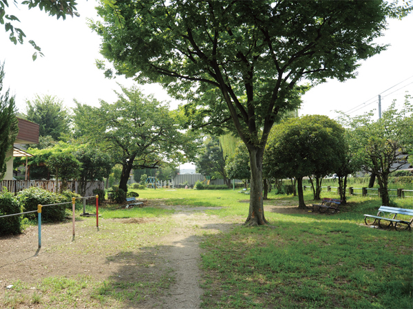 Surrounding environment. Aoki-cho 2-chome park (about 360m ・ A 5-minute walk)