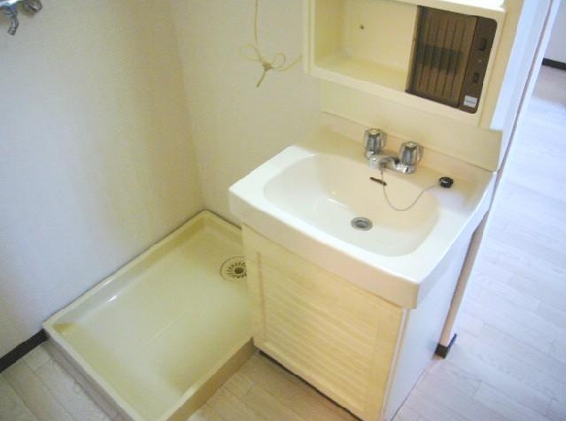 Washroom. Peace of mind even on a rainy day, Washing machine in the room