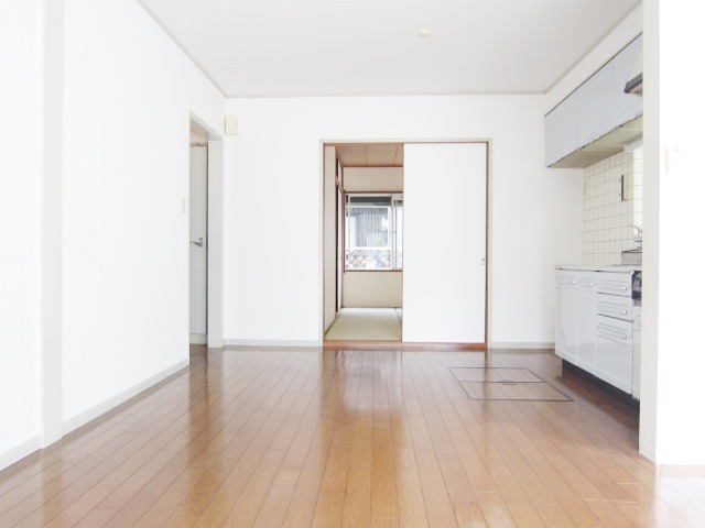 Living and room. Floor plan with depth.