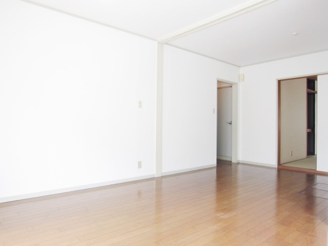 Living and room. Also 13 Pledge and the breadth of the room living.