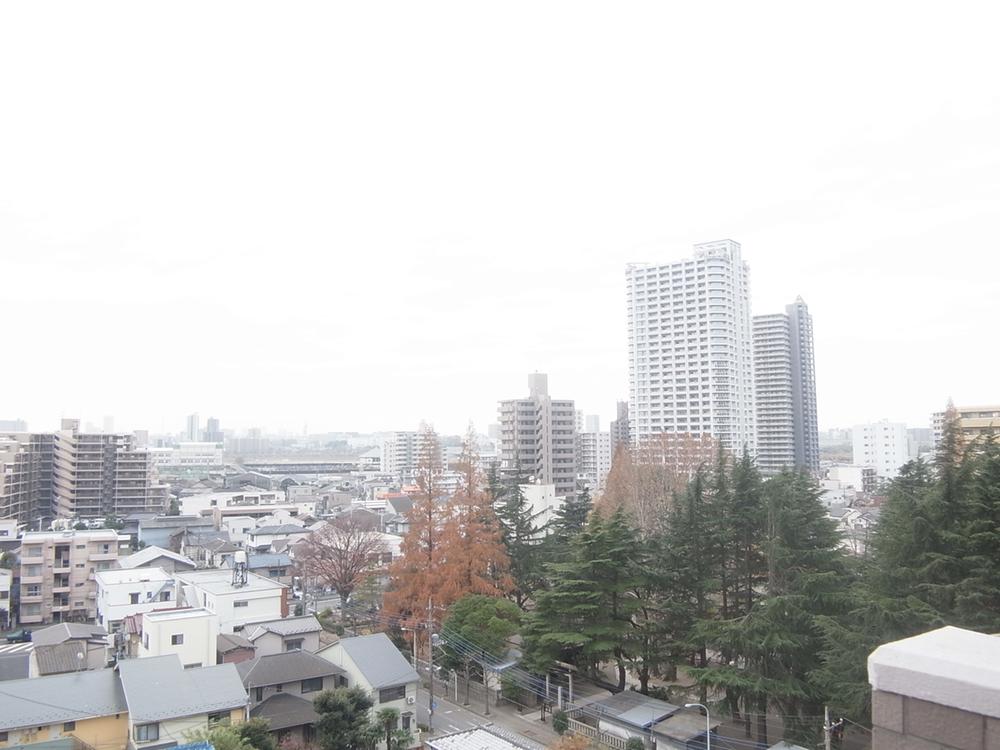 View photos from the dwelling unit. View from the site (December 2013) Shooting