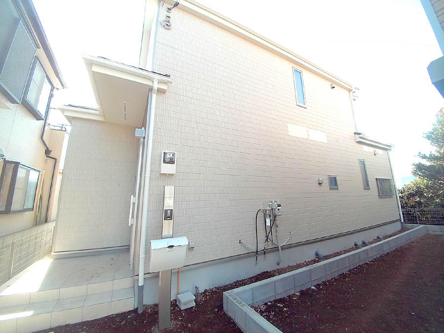 Local photos, including front road. Was building completed. Such as the actual image from per yang, We have to wait all the time so you can see directly.