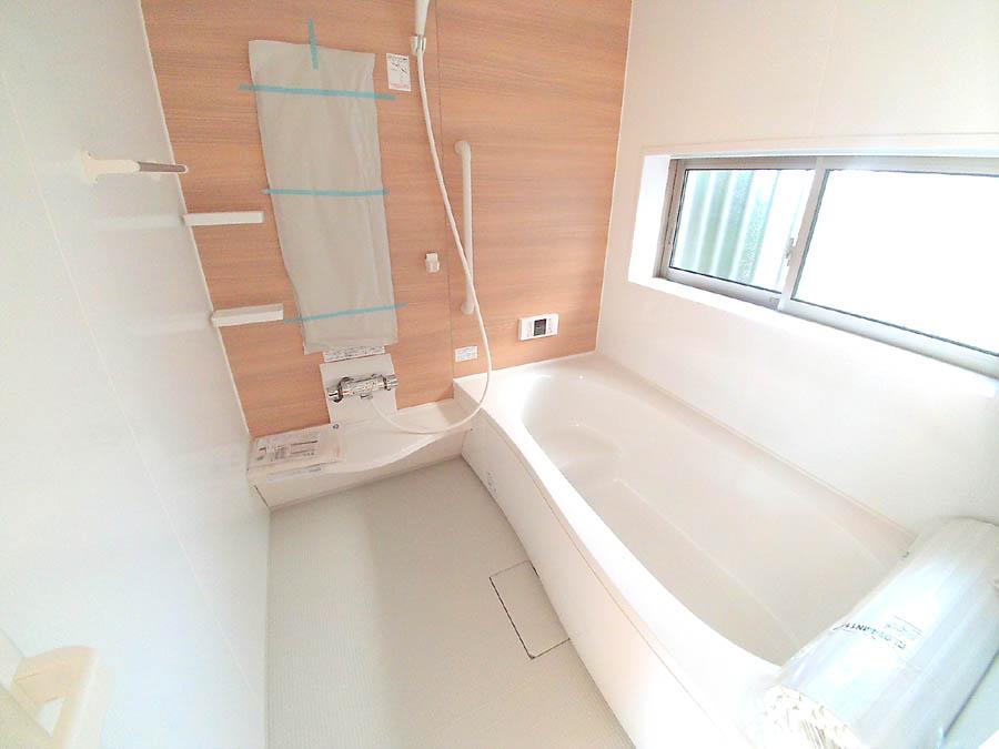 Bathroom. Was building completed. Such as the actual image from per yang, We have to wait all the time so you can see directly.