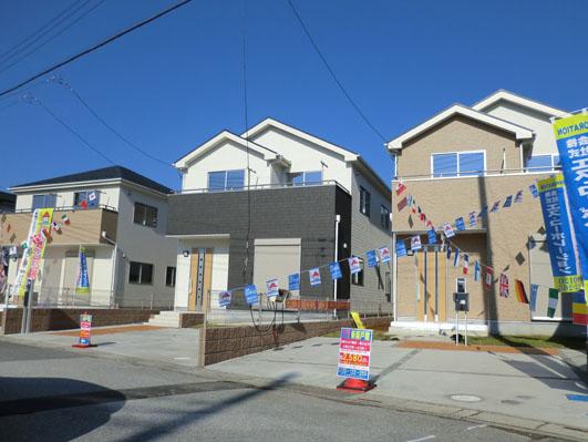 Local appearance photo. Local (11 May 2013) shooting land basis 32 ~ 43 pyeong! All building spacious 4LDK! Two car space!