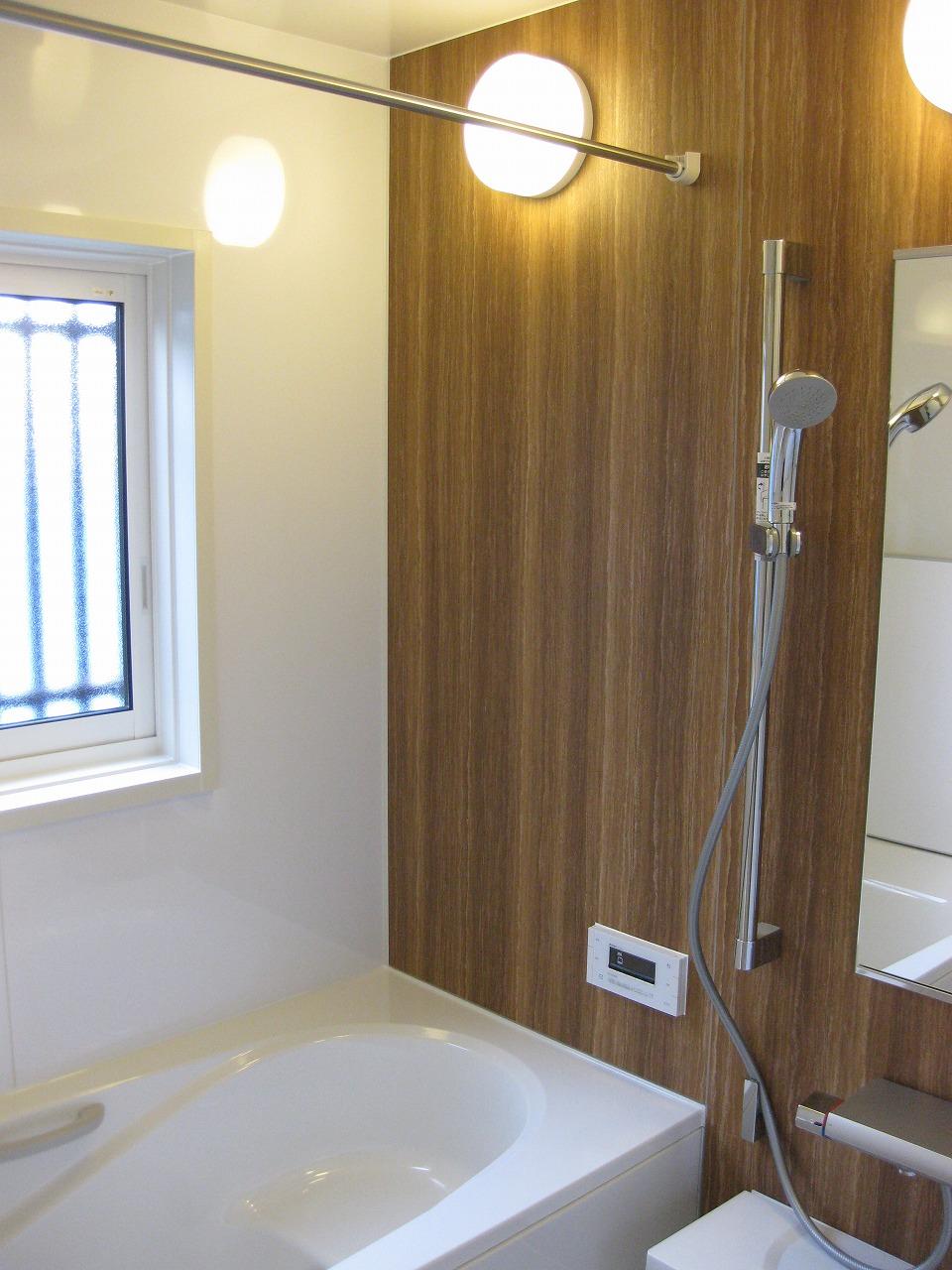 Bathroom.  ・ Bathroom with a margin of 1616 (1 Tsubodai).  ・ Building 2 (July 2013) Shooting