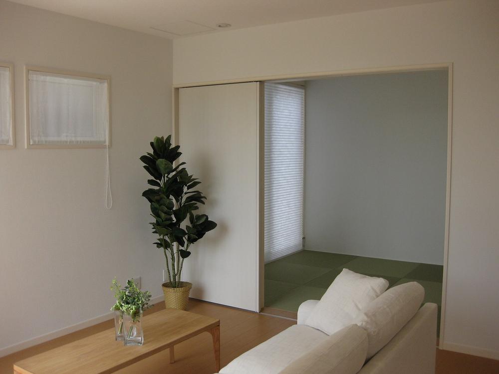 Other introspection.  ・ Space of living and Tsuzukiai is Japanese-style spread. 