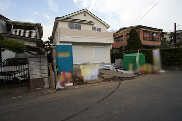 Local photos, including front road. Local (11 May 2013) Shooting