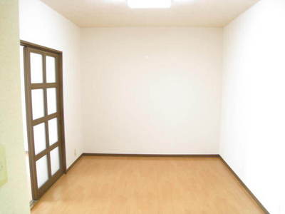 Living and room. Spread of dining