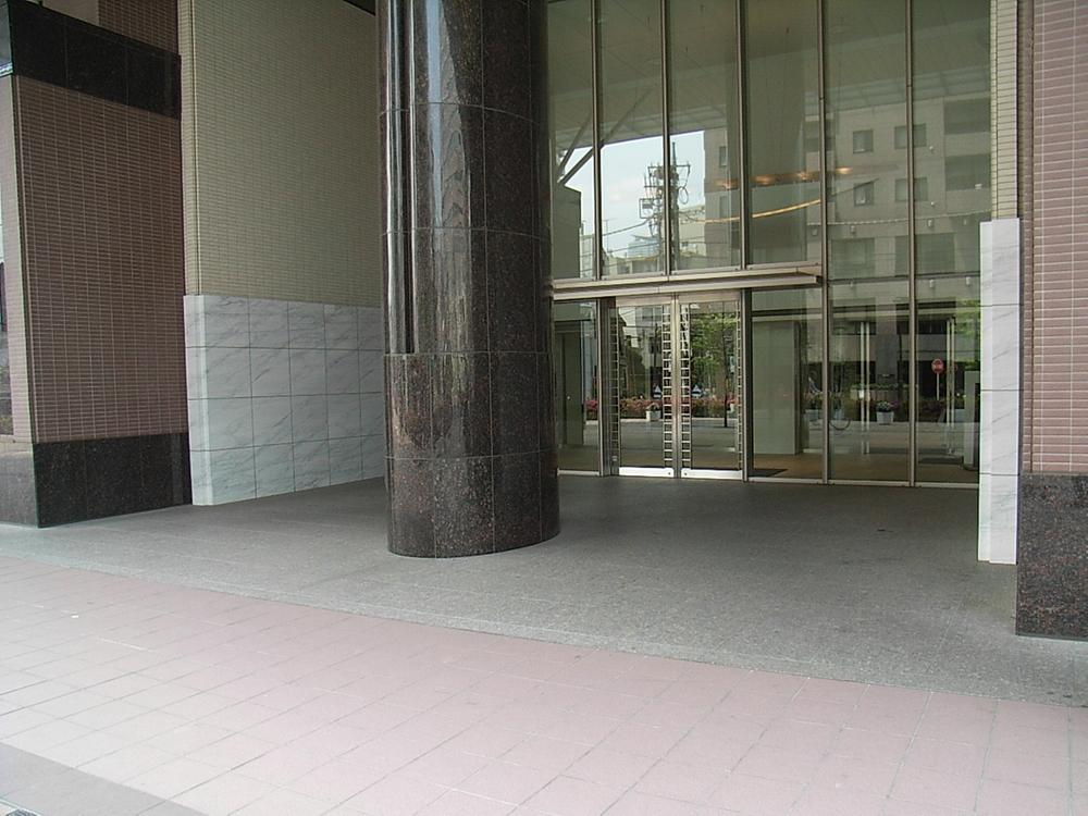 Entrance. Common areas