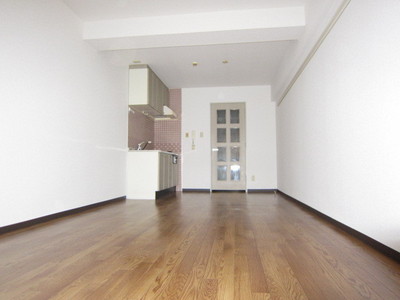 Living and room. Bright room facing the balcony