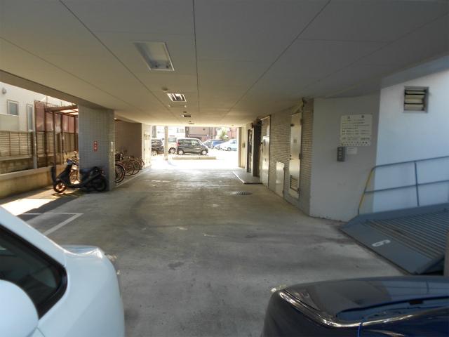 Parking lot