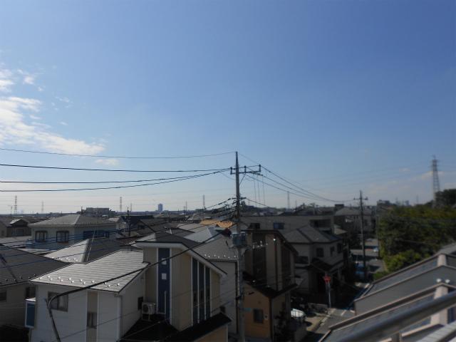 View photos from the dwelling unit. View from the balcony (January 2014) Shooting