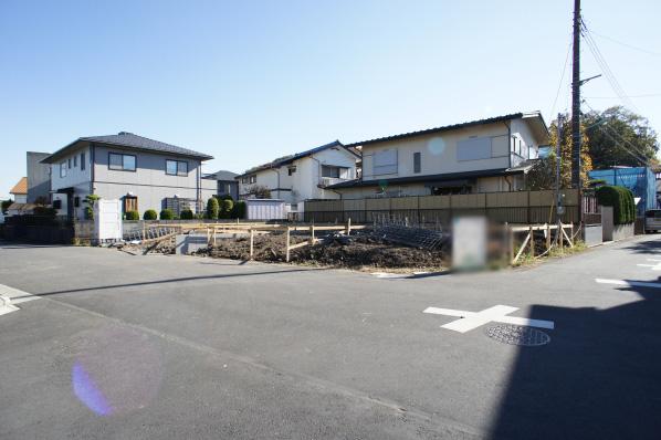 Local photos, including front road. Local (11 May 2013) Shooting 