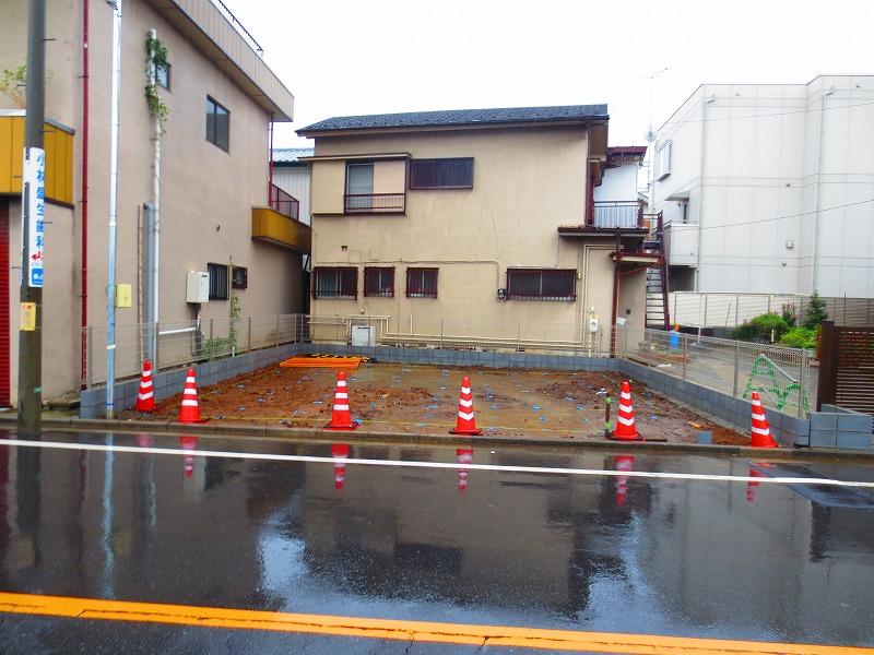 Local appearance photo. Local (10 May 2013) Shooting