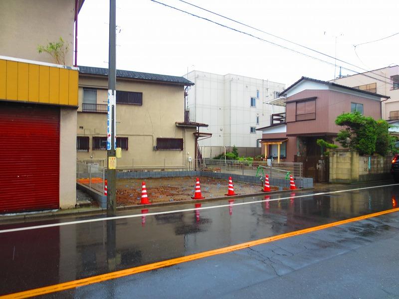 Local appearance photo. Local (10 May 2013) Shooting