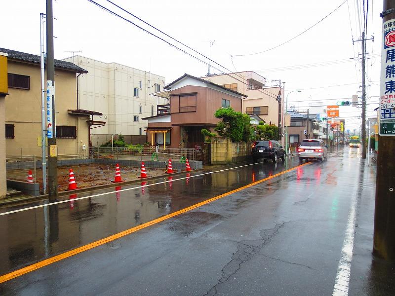 Local photos, including front road. Local (10 May 2013) Shooting