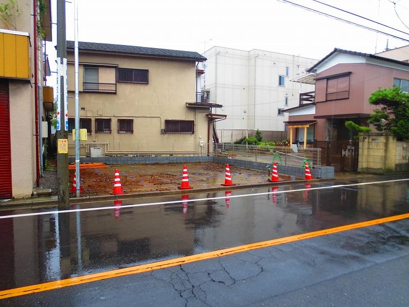 Local appearance photo. Local (10 May 2013) Shooting