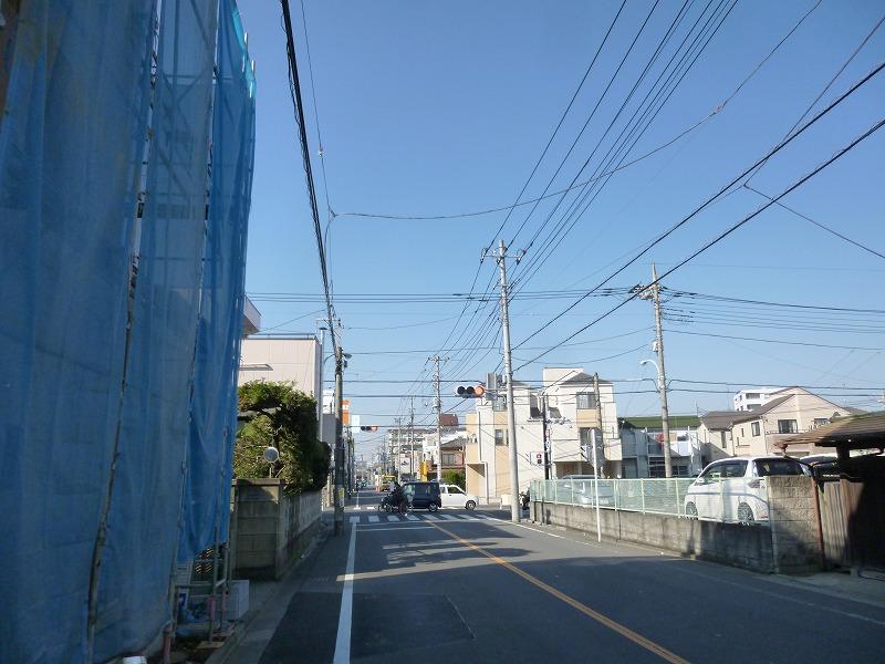 Local photos, including front road. Local (12 May 2013) Shooting