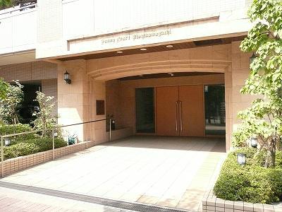 Entrance. Common areas