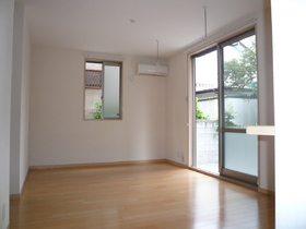 Living and room. 2 Kaikaku is room