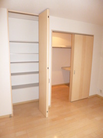 Other Equipment. Western style room ・ Storage space - scan is wide