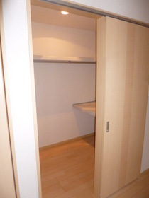 Other Equipment. Wo - Kuinkuro - Yes Georgette