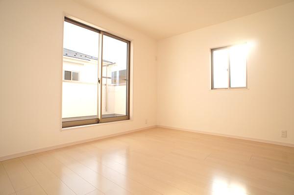 Non-living room. 1 Building