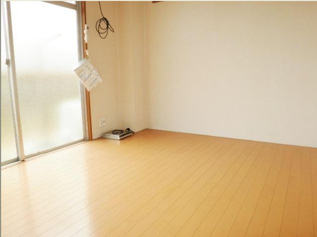 Living and room. It has been changed to a Western-style.