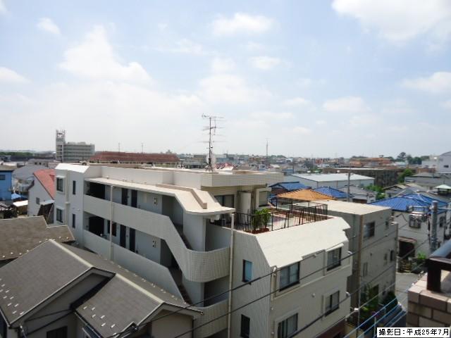 View photos from the dwelling unit. View from the site (July 2013) Shooting