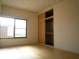 Living and room. Western-style 7.5 Pledge