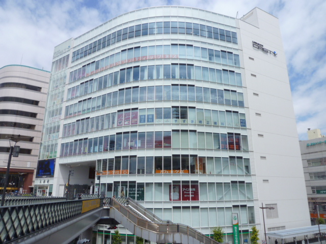 Shopping centre. Castin until the (shopping center) 918m