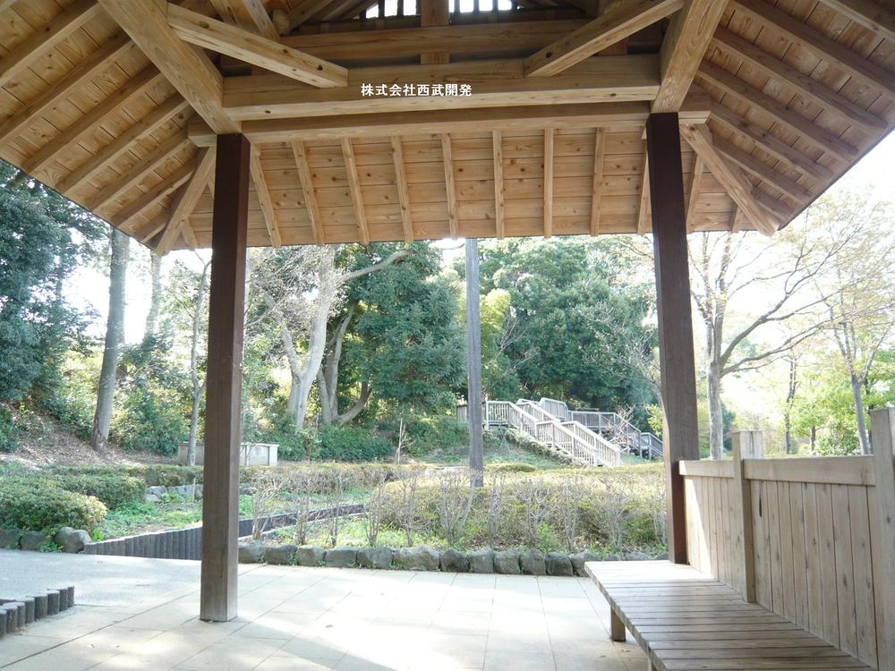 park. 250m to Totsuka Shimodai park