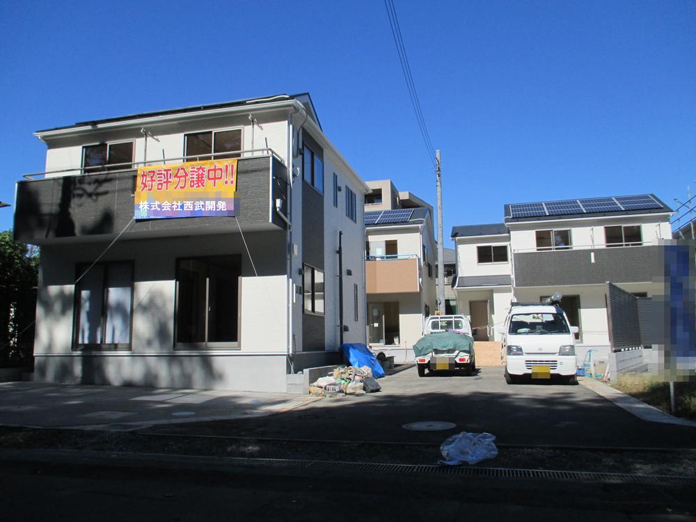 Local photos, including front road. Local (10 May 2013) Shooting